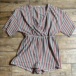 En Crème Fall Short Romper M
